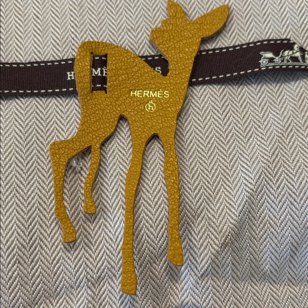 Hermès Red Dog and Deer Accessory - Picture 3 of 5